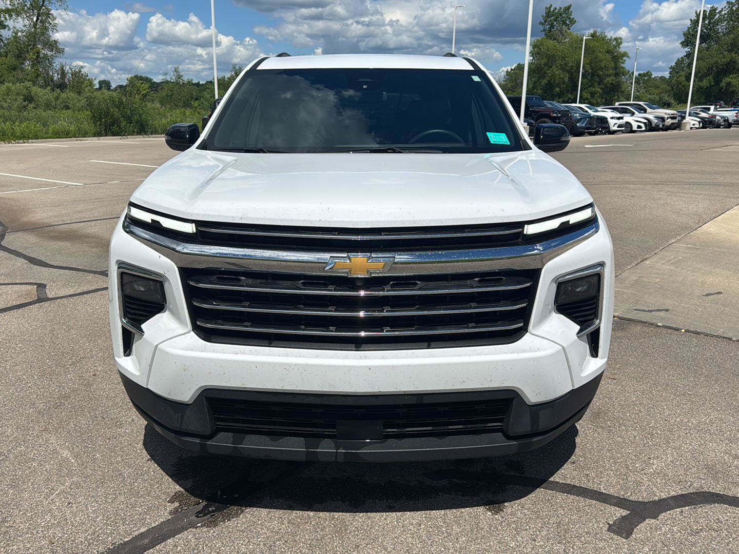 Used 2025 Chevrolet Traverse LT FWD image 8