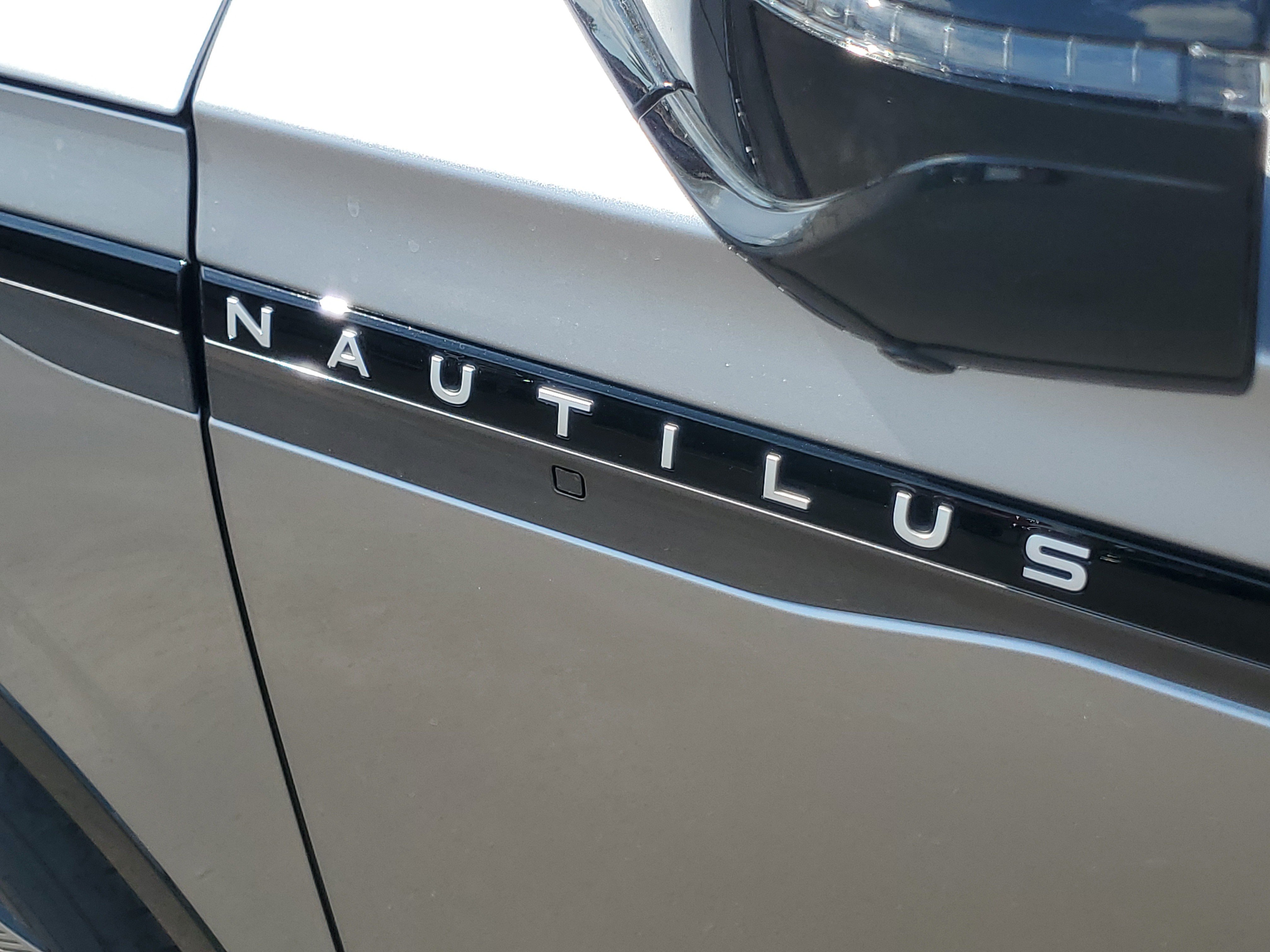 New 2026 Lincoln Nautilus Reserve w/ Jet Appearance Package AWD/4WD image 7