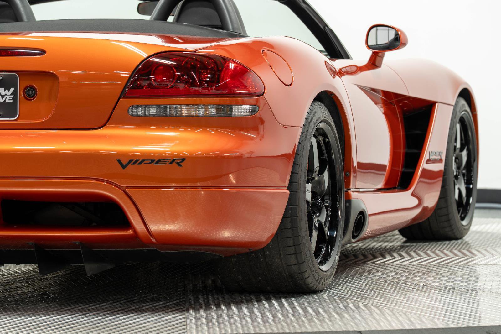 Used 2005 Dodge Viper SRT-10 w/ Copperhead Edition Group RWD image 31