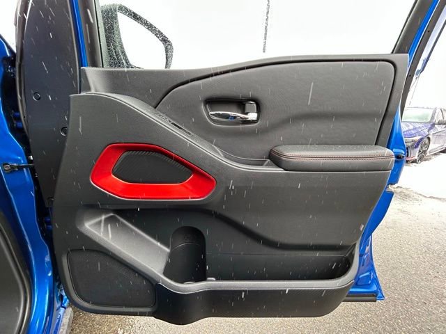 Used 2024 Nissan Frontier PRO-4X w/ Technology Package image 33