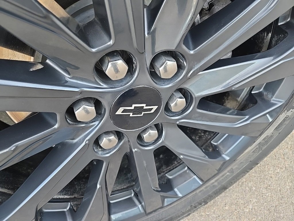 Used 2022 Chevrolet Traverse RS image 25