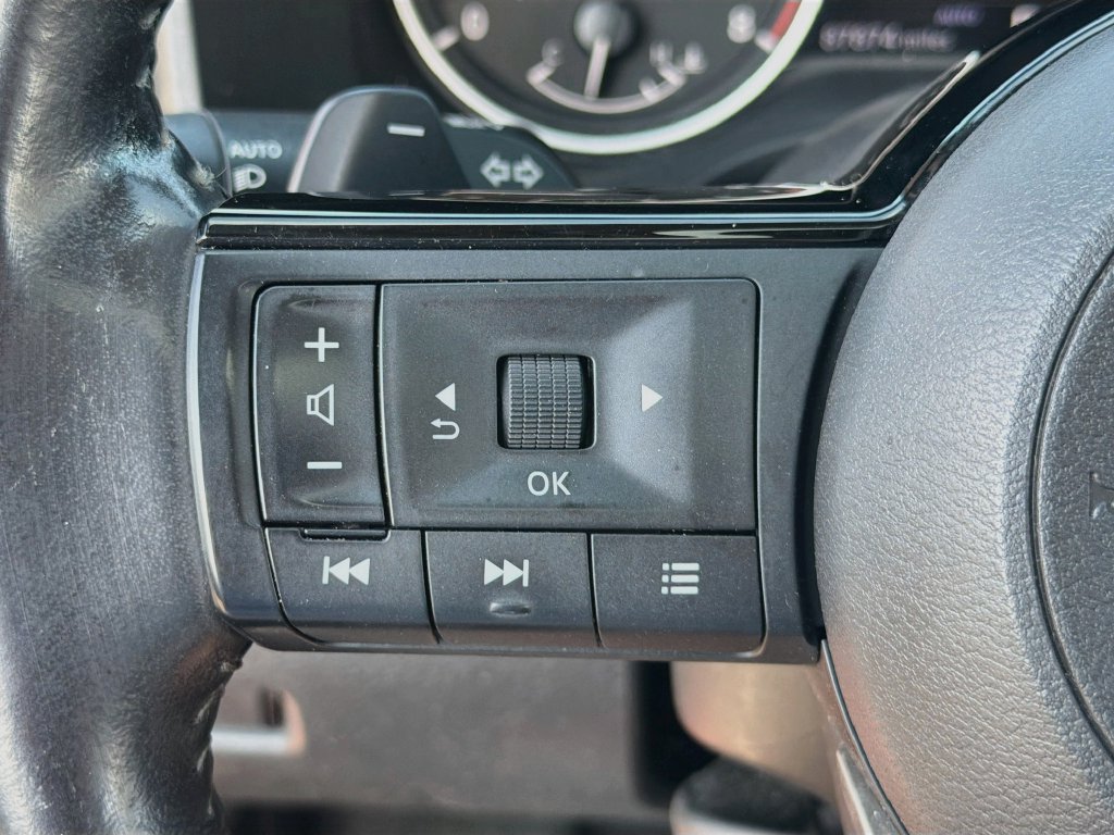 Used 2023 Nissan Rogue SV w/ SV Premium Package AWD/4WD image 18