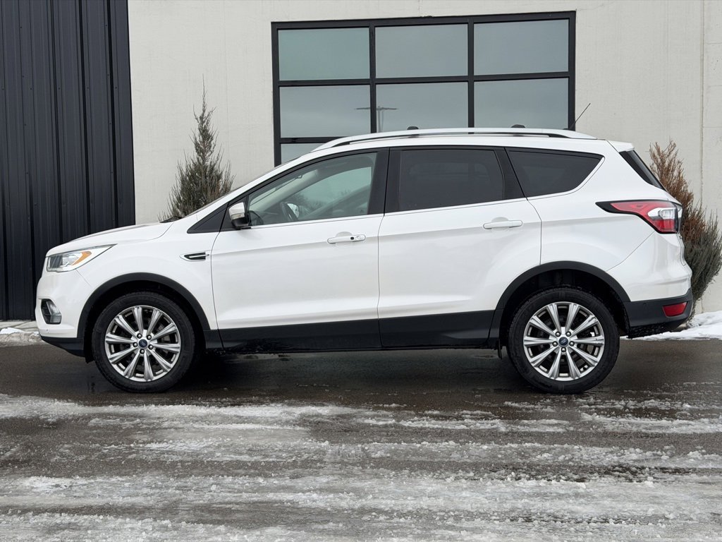 Used 2018 Ford Escape Titanium image 2