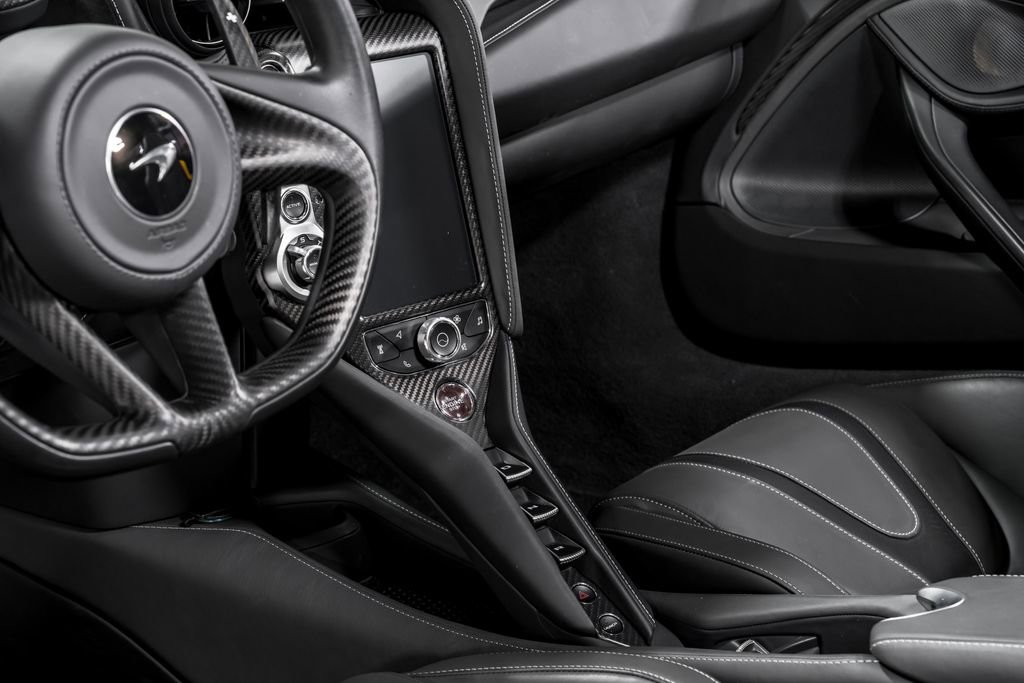 Used 2022 McLaren 720S Spider image 18