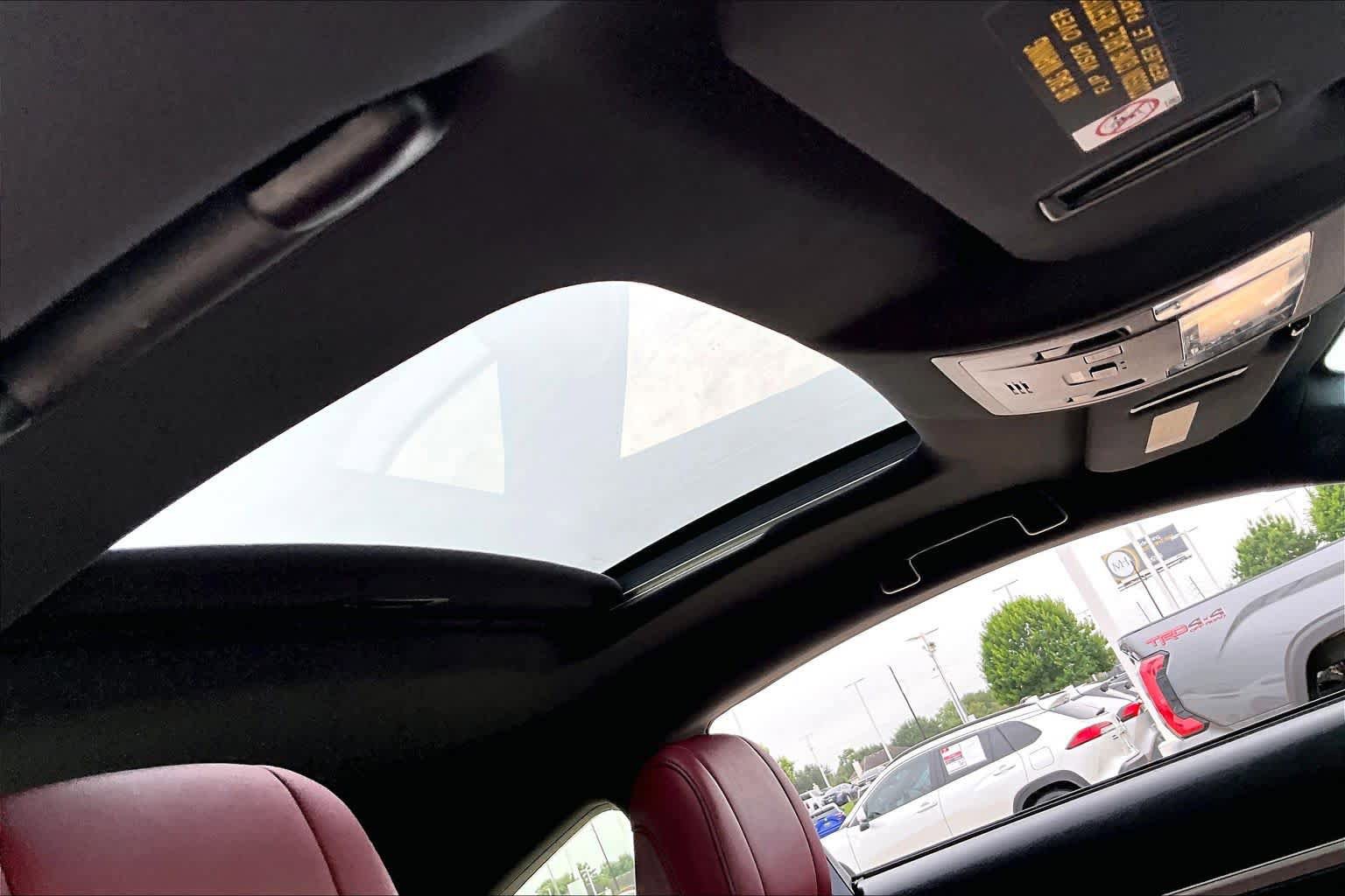 Used 2016 Lexus RC 200t RWD image 12