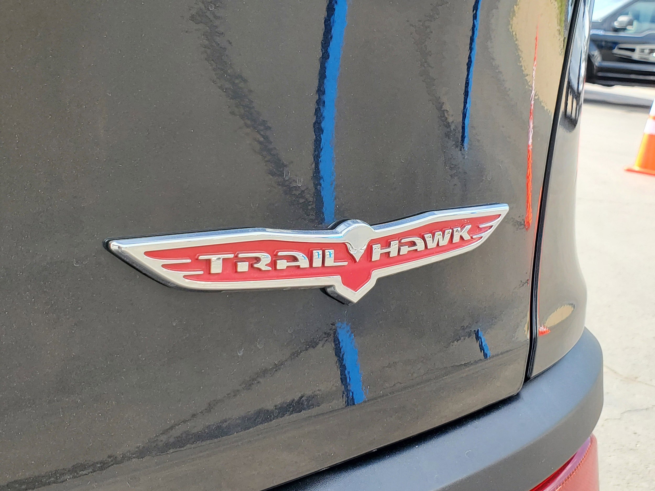 Used 2014 Jeep Cherokee Trailhawk AWD/4WD image 8