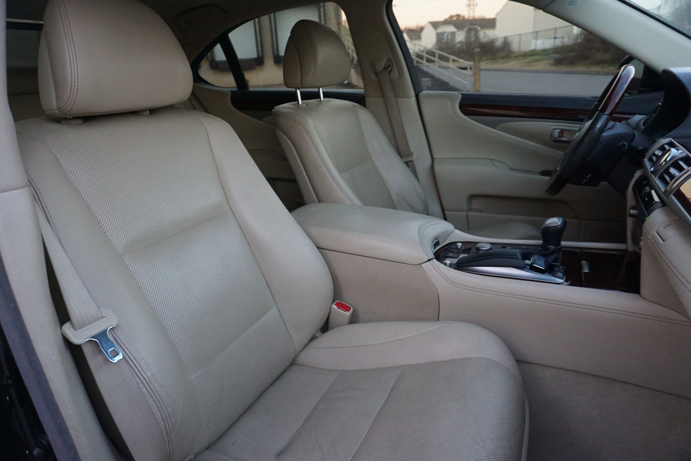 Used 2015 Lexus LS 460 image 18