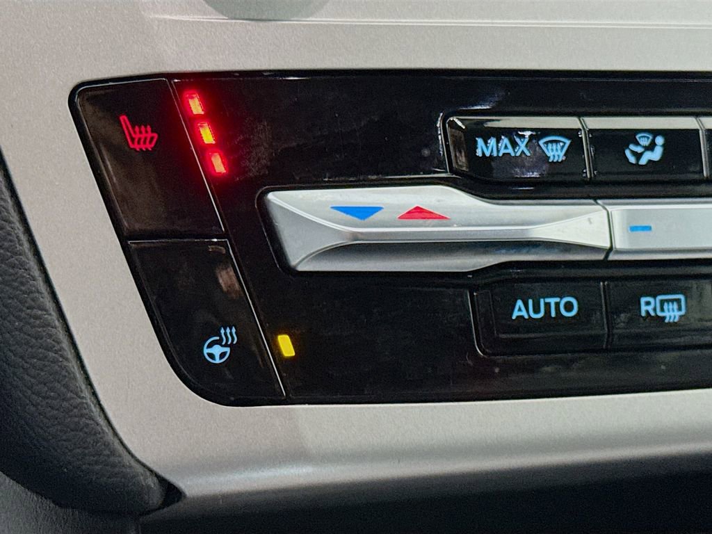 Used 2021 Ford Explorer XLT w/ Equipment Group 202A image 18