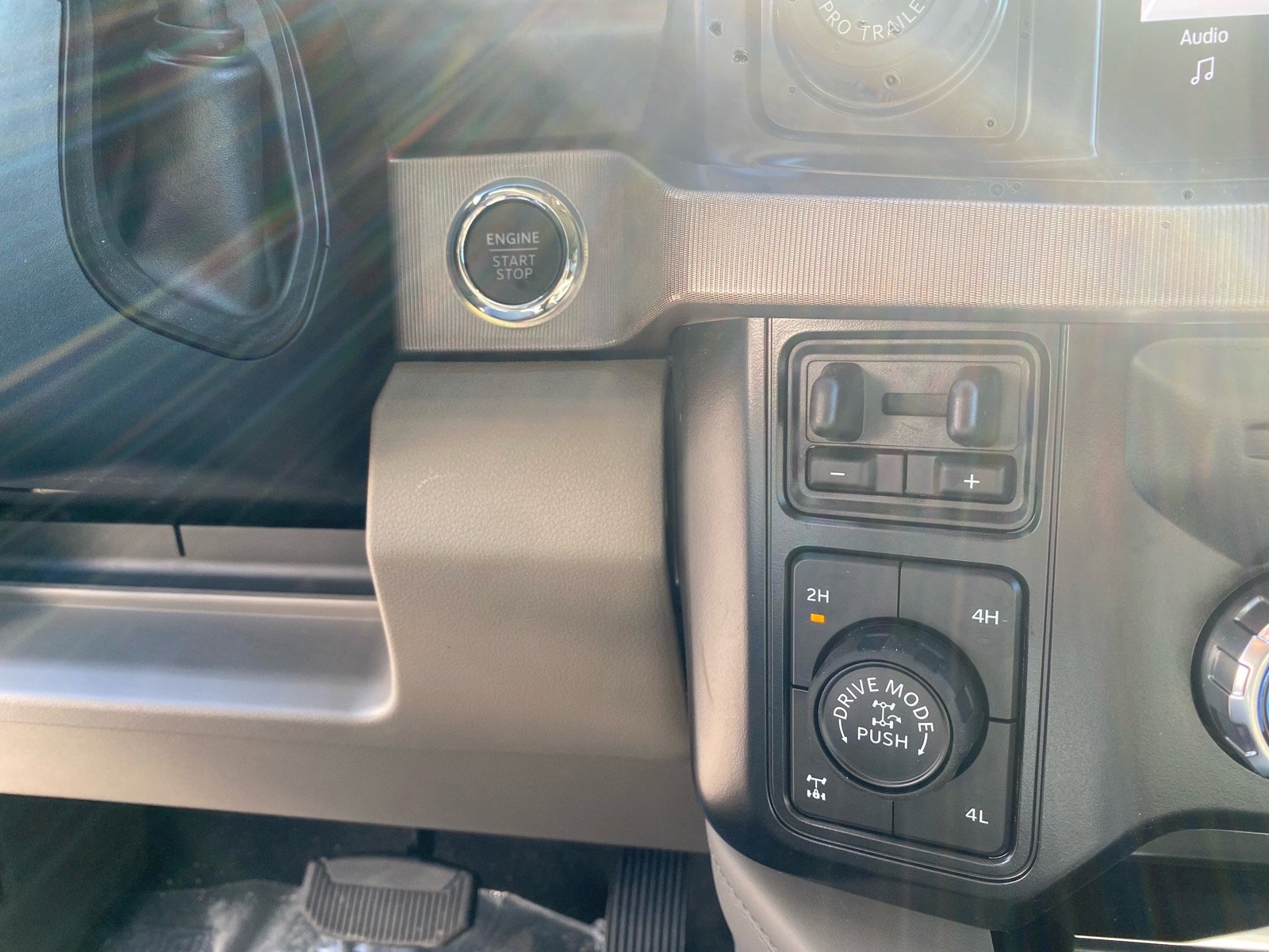 New 2026 Ford F250 Platinum w/ Platinum Plus Package image 28