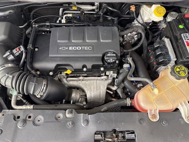 Used 2018 Chevrolet Sonic Premier FWD image 17