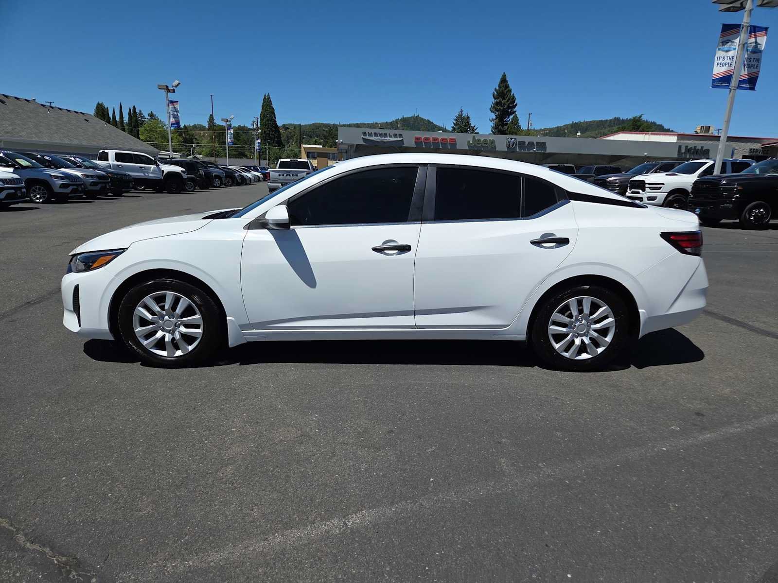 Used 2025 Nissan Sentra S FWD image 11