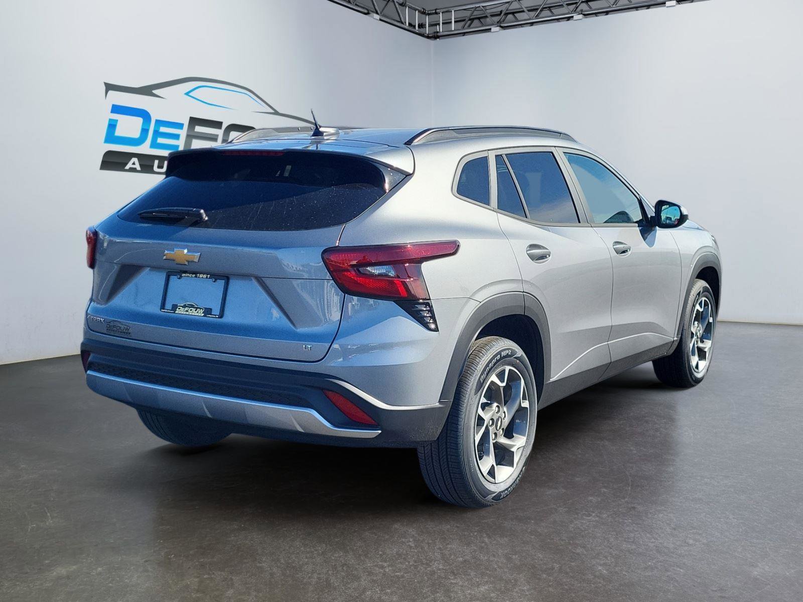 New 2026 Chevrolet Trax LT w/ Sunroof Package FWD image 3