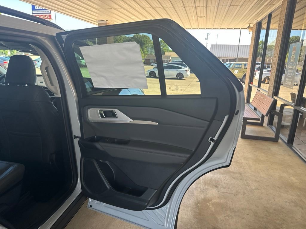 New 2026 Ford Explorer Active RWD image 24