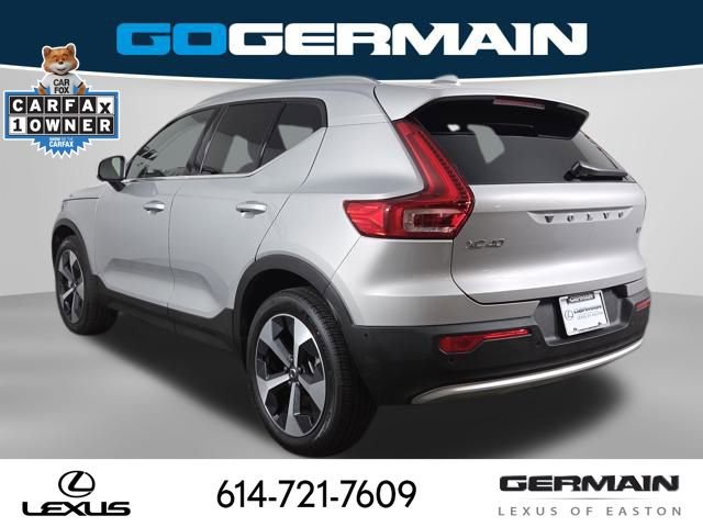 Used 2025 Volvo XC40 B5 Plus image 11