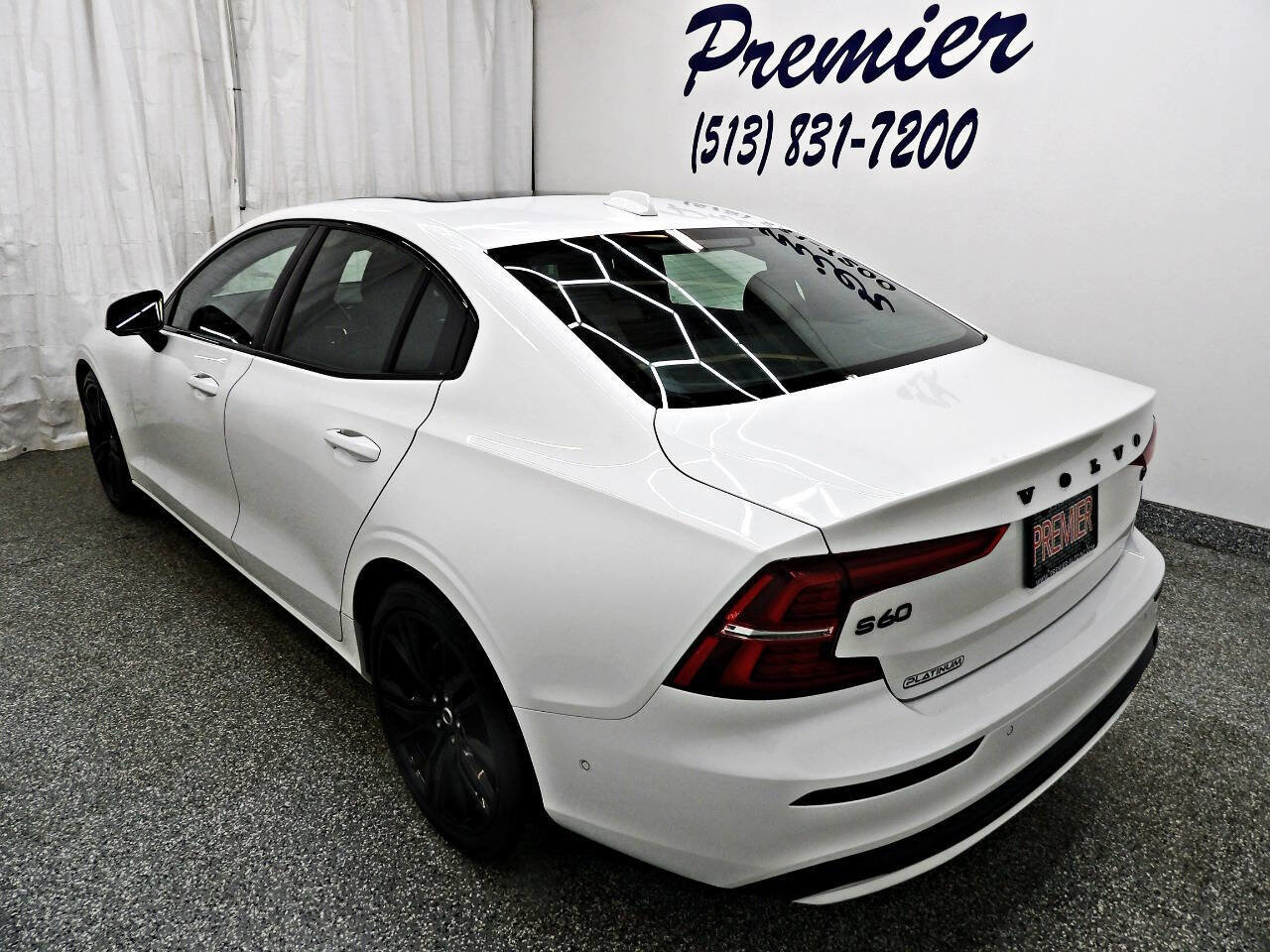 Used 2024 Volvo S60 B5 Plus image 4