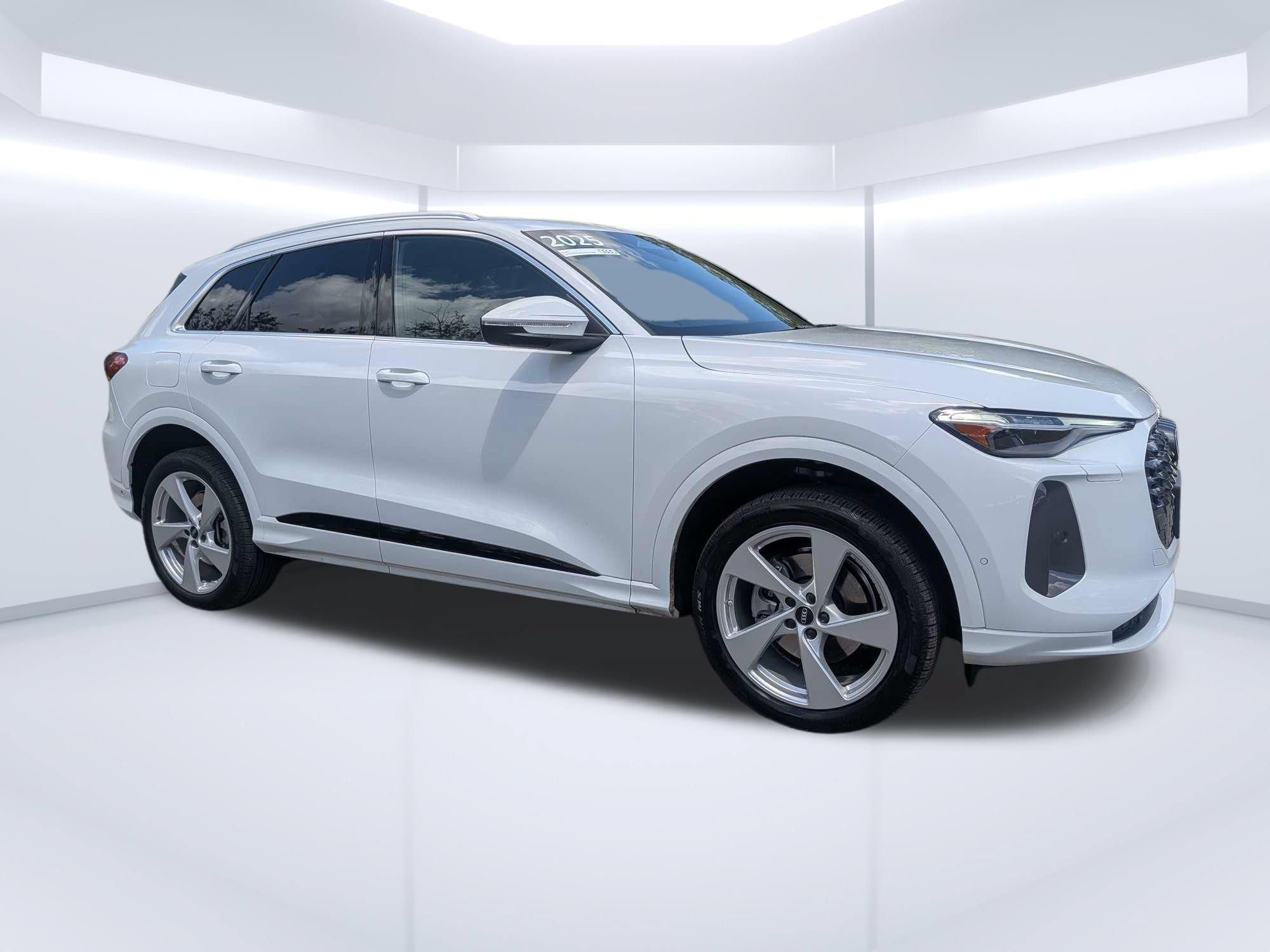 Certified 2025 Audi Q5 Premium w/ Premium Plus