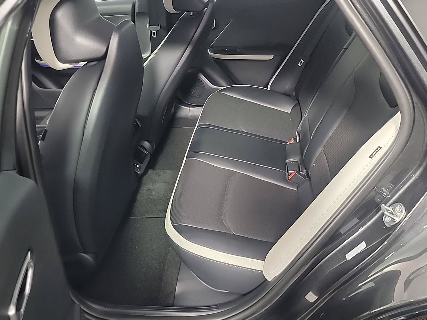 Certified 2025 Kia K4 GT-Line Turbo FWD image 16