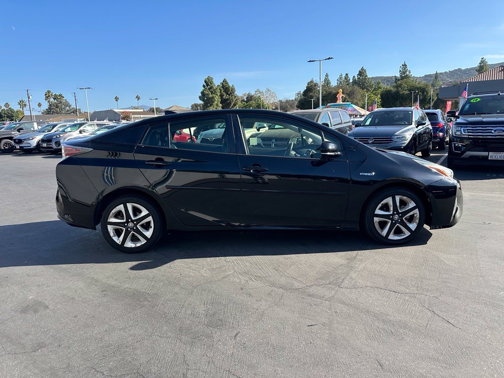 Certified 2017 Toyota Prius Three Touring FWD image 4