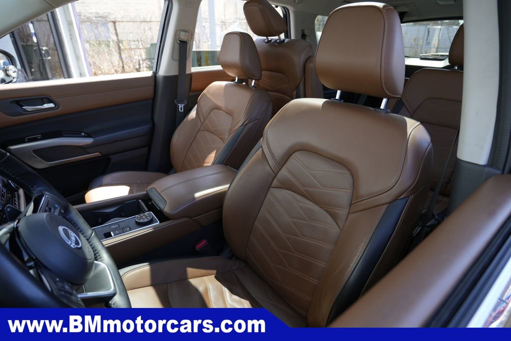 Used 2022 Nissan Pathfinder Platinum w/ Cargo Package AWD/4WD image 19