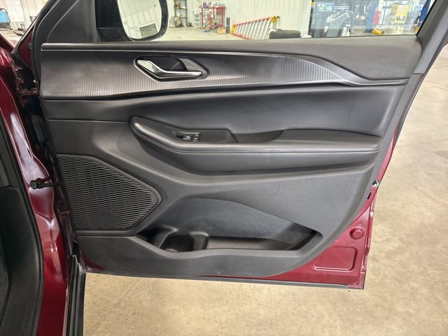 Used 2024 Jeep Grand Cherokee Altitude image 32