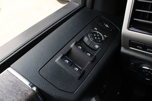Used 2019 Ford F350 Lariat w/ Lariat Ultimate Package AWD/4WD image 7