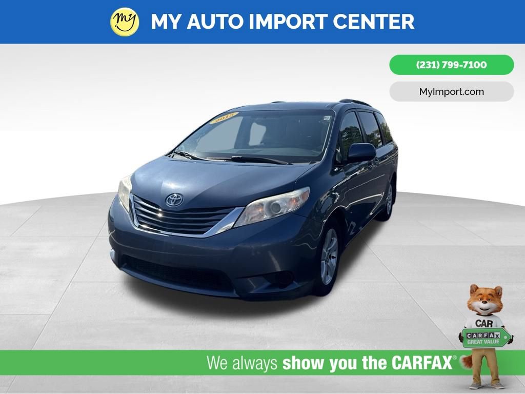 Used 2015 Toyota Sienna LE FWD image 3