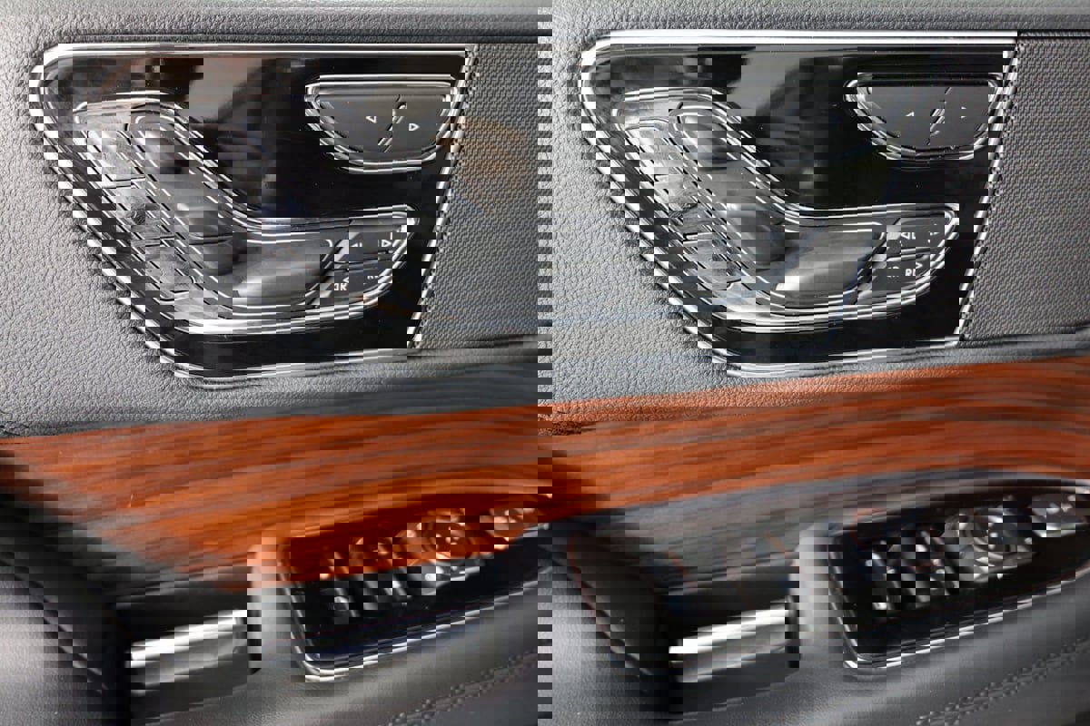 Used 2023 Lincoln Navigator Reserve image 25