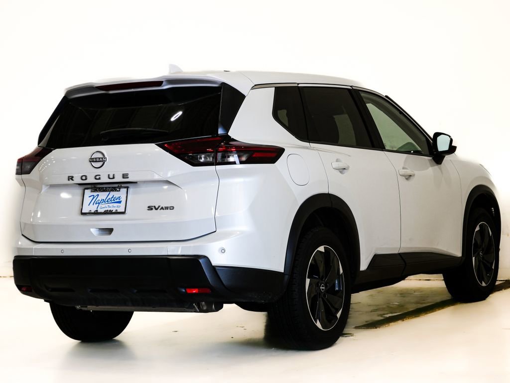 Used 2024 Nissan Rogue SV AWD/4WD image 6