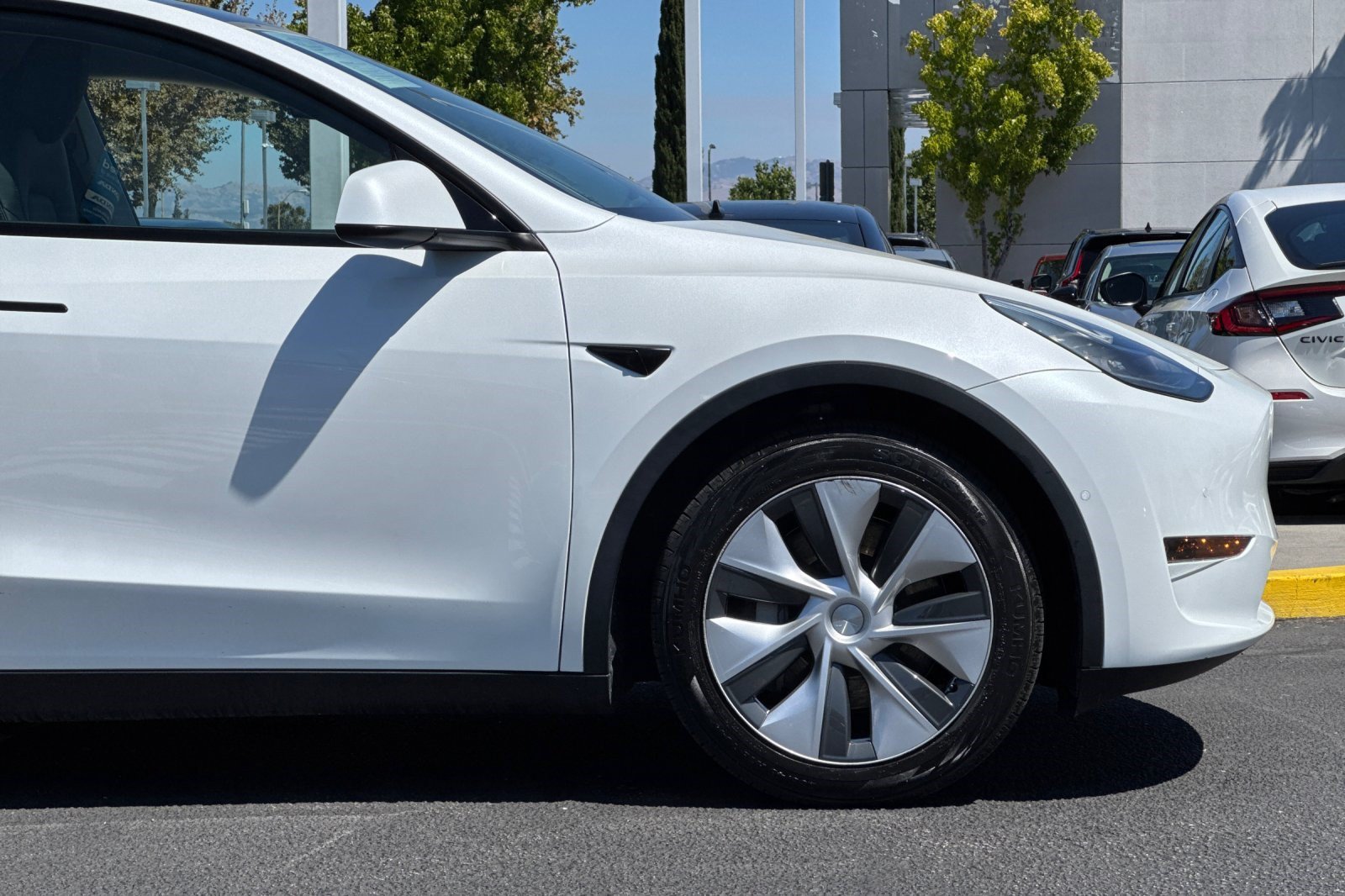 Used 2021 Tesla Model Y Long Range AWD/4WD image 35