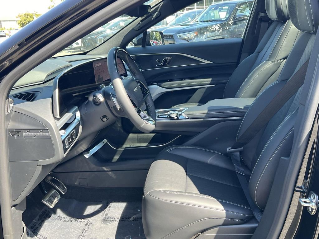 New 2026 Cadillac Lyriq V image 25