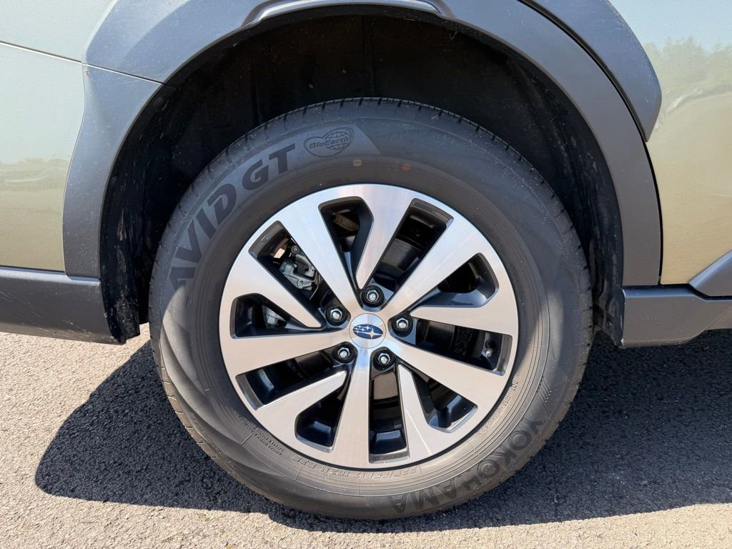 Used 2024 Subaru Outback Premium AWD/4WD image 9