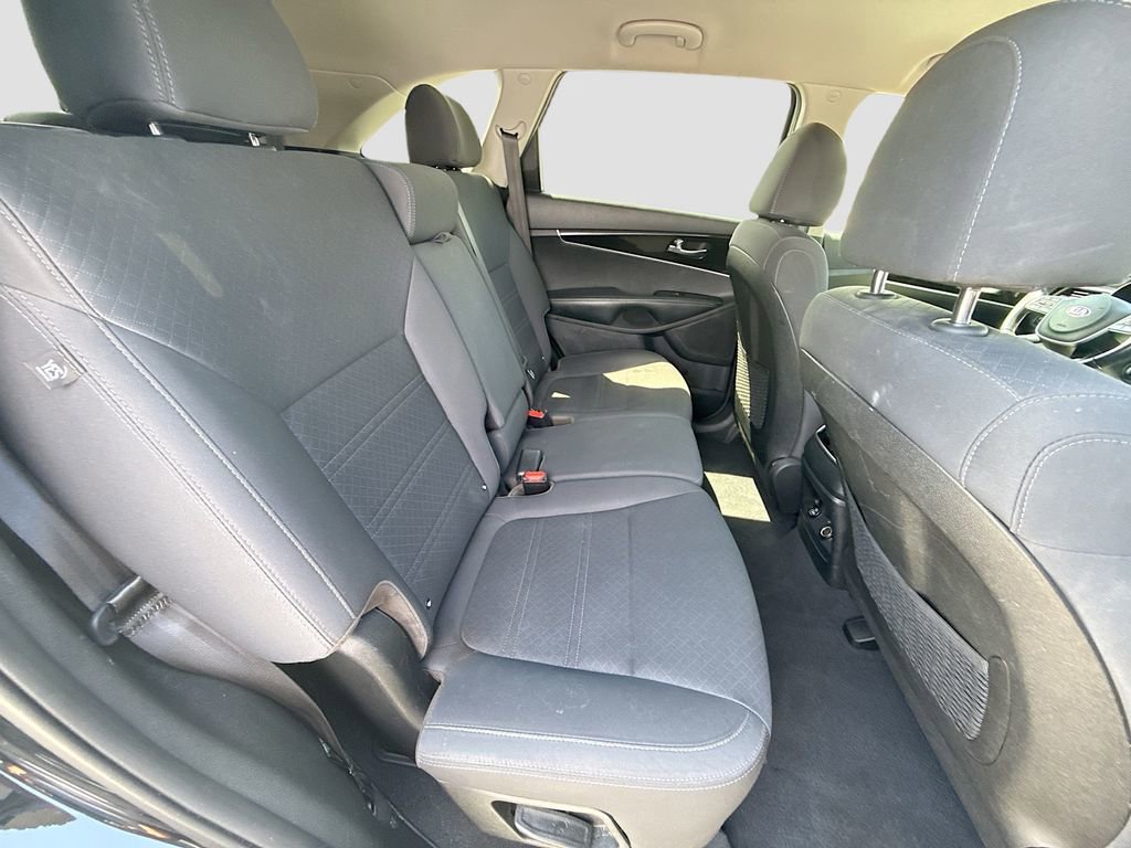 Used 2019 Kia Sorento S image 29