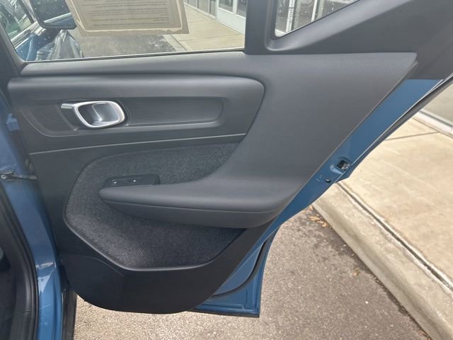 Certified 2025 Volvo XC40 B5 Plus image 12