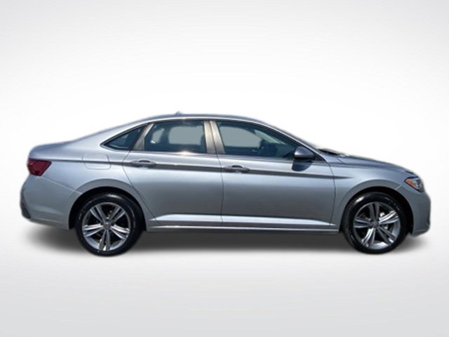 Used 2024 Volkswagen Jetta SE FWD image 10