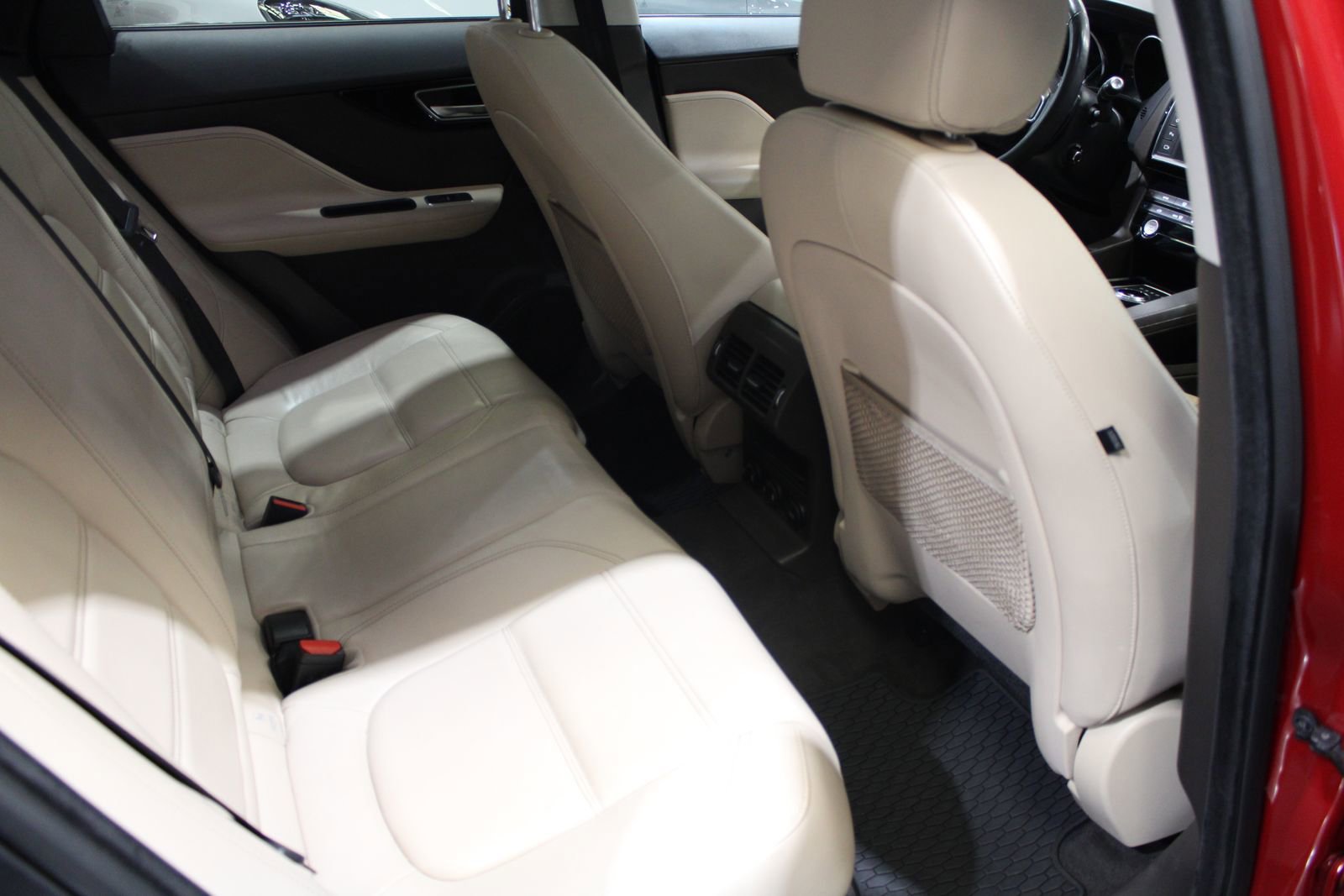 Used 2017 Jaguar F-PACE Prestige image 19