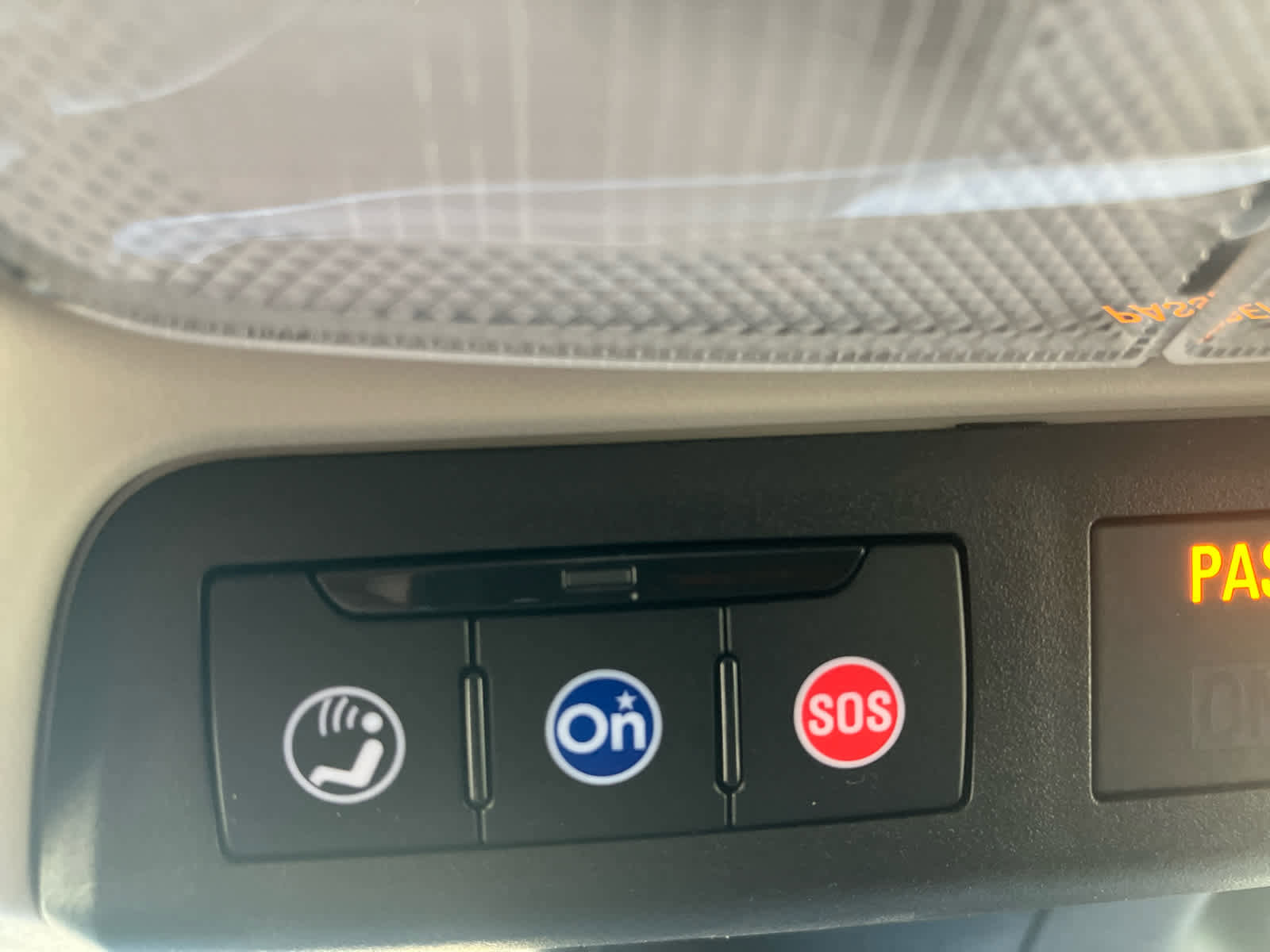 Certified 2025 Buick Encore GX Avenir image 19