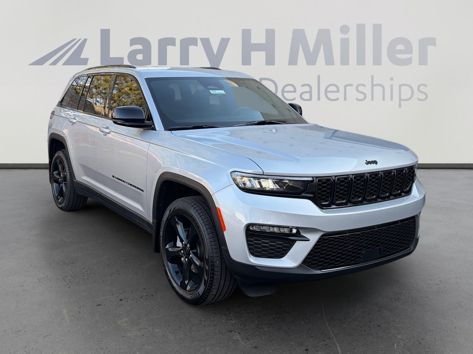 New 2025 Jeep Grand Cherokee Limited w/ Black Appearance Package image 7