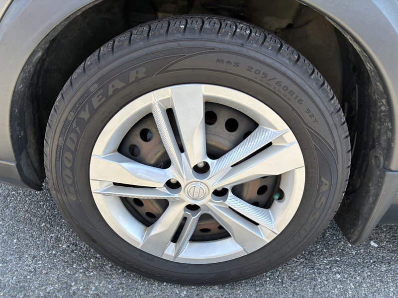 Used 2020 Nissan Kicks S FWD image 20