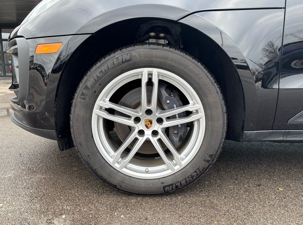 Certified 2026 Porsche Macan image 37