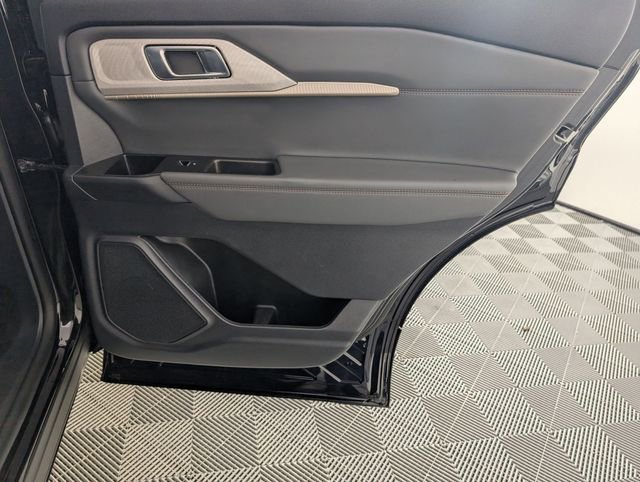 Used 2025 Ford Explorer Active image 36