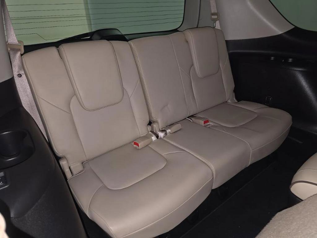 Used 2024 Nissan Armada Platinum w/ Captain's Chairs Package RWD image 8