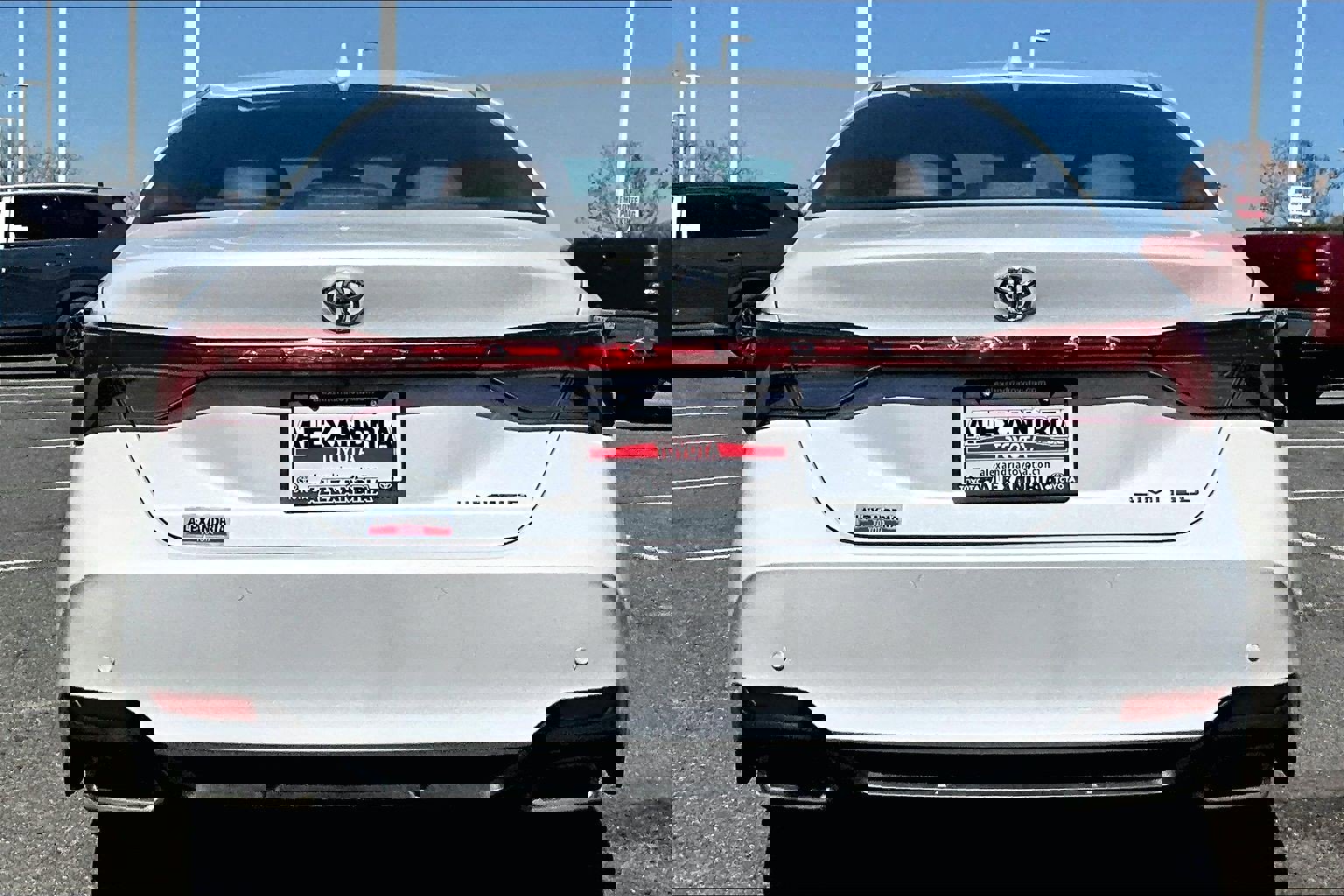 Used 2019 Toyota Avalon Limited w/ Advanced Safety Package image 4