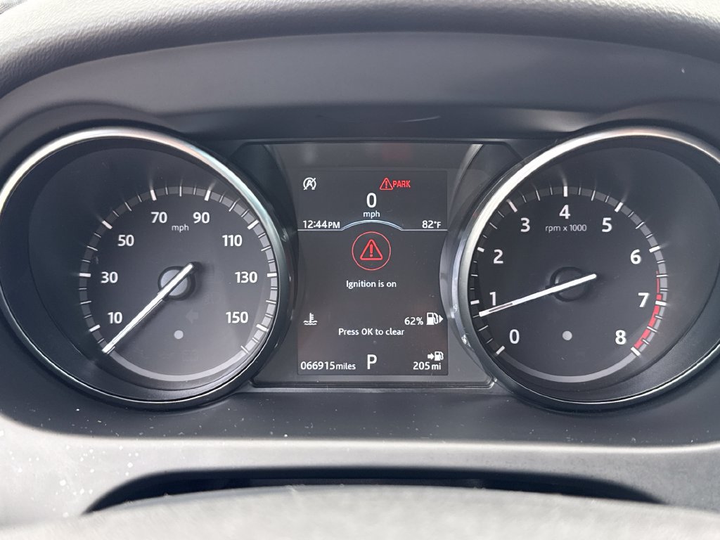Used 2018 Land Rover Discovery Sport SE AWD/4WD image 16
