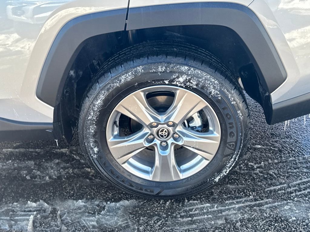 Used 2025 Toyota RAV4 XLE image 39