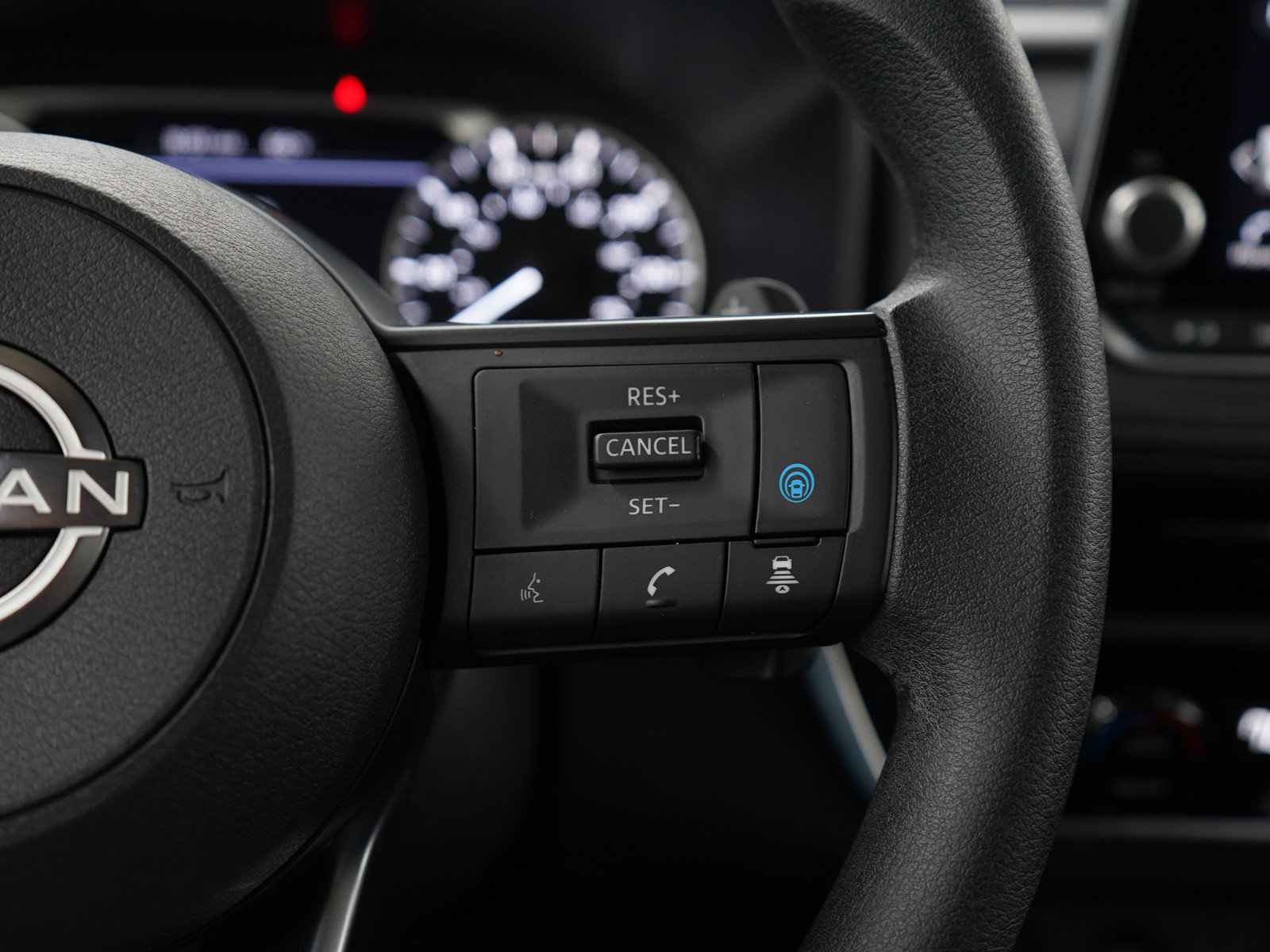 Used 2024 Nissan Rogue SV image 25
