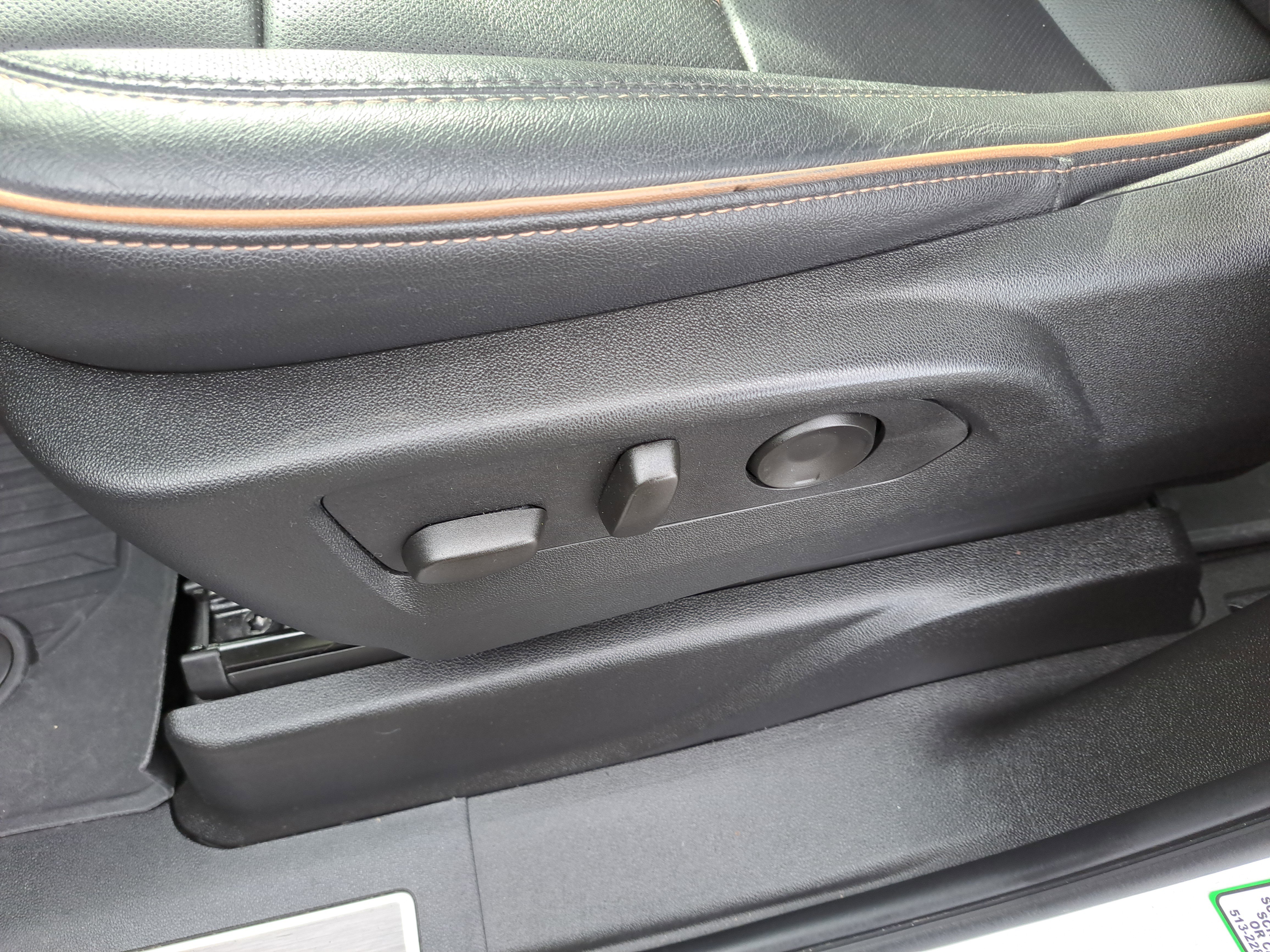 Used 2024 GMC Yukon AT4 w/ Technology Package image 14