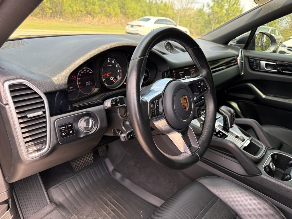 Used 2021 Porsche Cayenne Coupe image 18