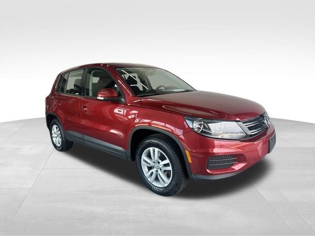 Used 2014 Volkswagen Tiguan S image 3