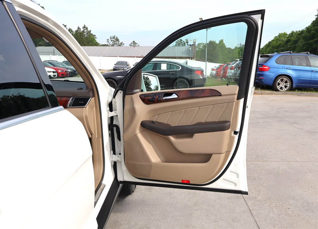 Used 2015 Mercedes-Benz GL 320 BlueTEC 4MATIC image 33