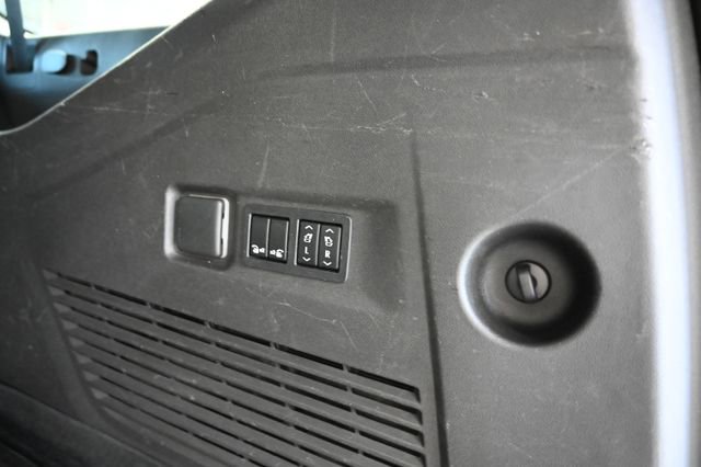 Used 2021 Chevrolet Suburban Z71 w/ Luxury Package image 29